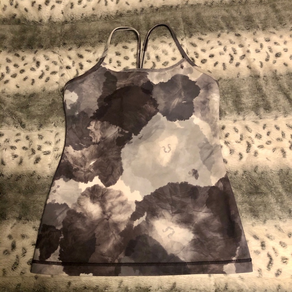 Black/white/gray lululemon tank